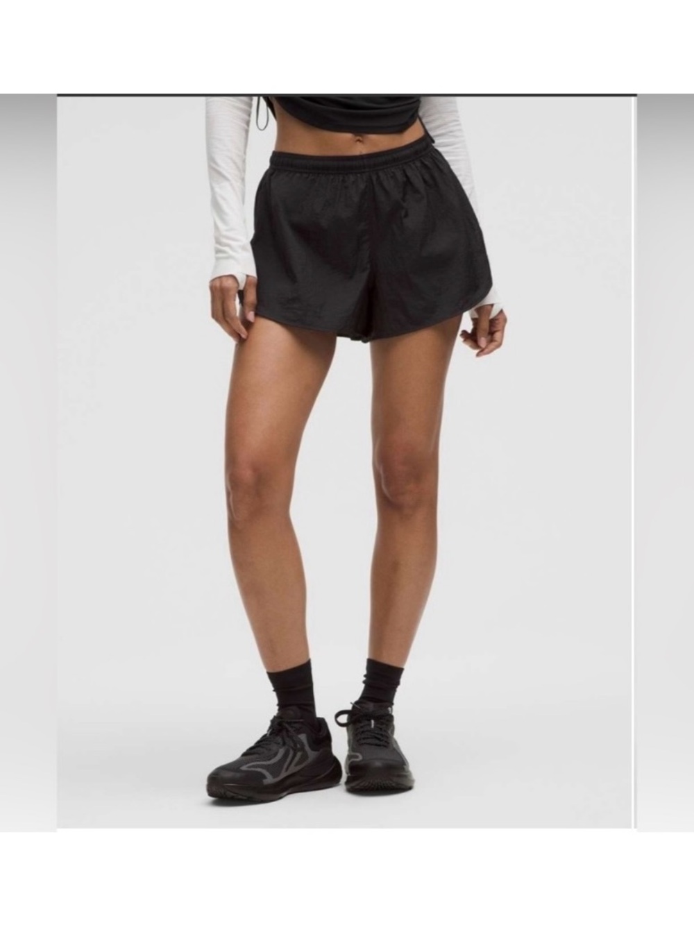 Lululemon Dolphin-Hem Mid-Rise Running Short 3"